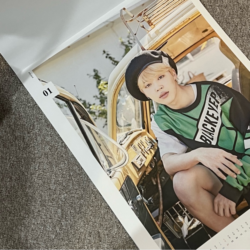 BTS KPOP 2018 Seasons Greetings Calendar